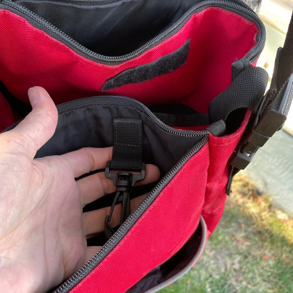 Skip Hop Duo red multi-pocket bag - Picture 6 of 10